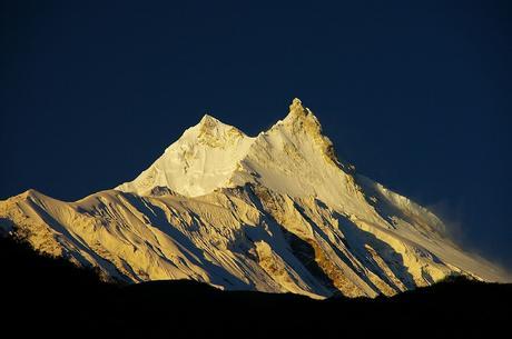 Himalaya Fall 2017: Summits and A Death on Manaslu, Final Push Begins on Dhaulagiri