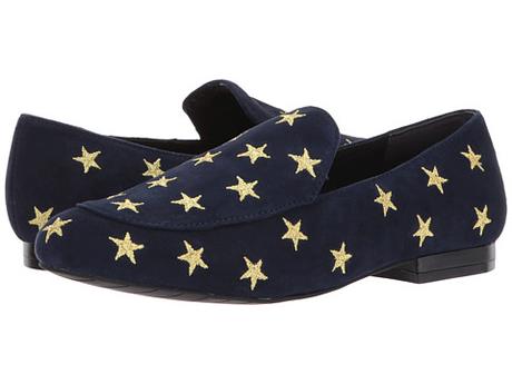Kenneth Cole blue suede loafers embroidered with gold stars. Details at une femme d'un certain age.