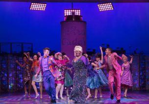 hairspray-uk-tour-2017-2519-small_zpsmb0jhcrs