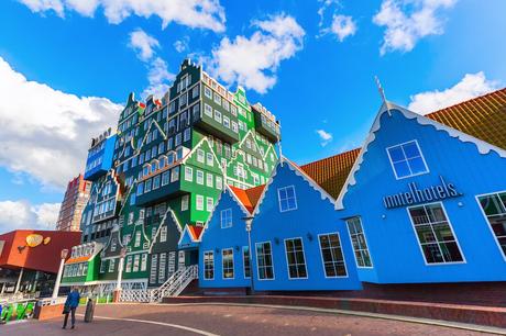 37. Completed in 2010 by the firm WAM Architecten, the four-star Inntel Hotel in Amsterdam looks more like a LEGO structure rather than a pile of houses stacked on top of each other.