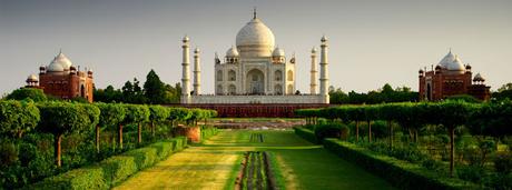 Explore the monument of Love Taj Mahal