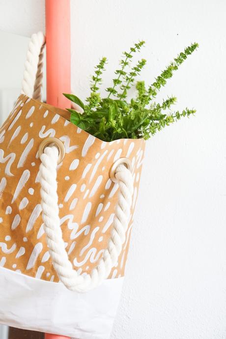 DIY du Jour: Paper Leather Tote