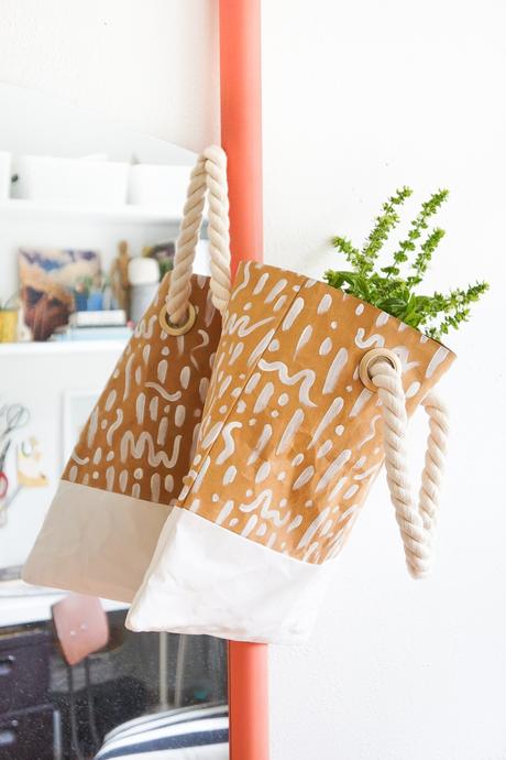 DIY du Jour: Paper Leather Tote