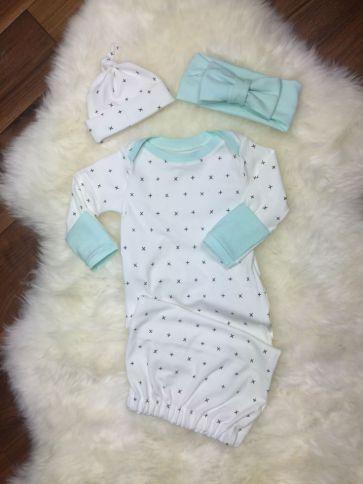 Top Must Have Super-Cute Clothes For Your Newly Born Baby!