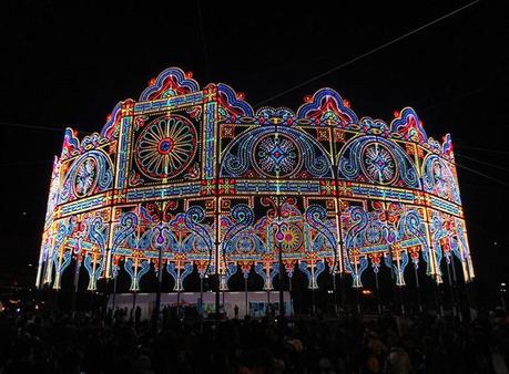 6 festivals of light to plan your holidays abroad for!