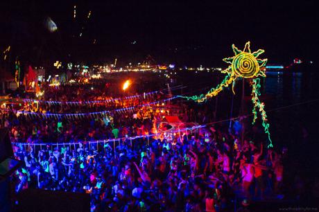 Explore The Beauty Of The Travel Hub, Thailand With Expedia!