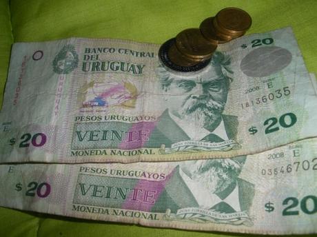 5 Reasons to Get a Reward Travel Card Uruguayann Pesos in Montevideo