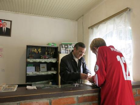5 Reasons to Get a Reward Travel Card jonny blair seki azerbaijan post office
