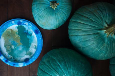DIY: how to make beautiful Old World pumpkins out of plain orange ones DIY: how to make beautiful Old World pumpkins out of plain orange ones