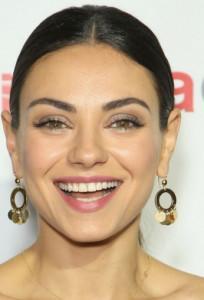 What Are the Right Eye Shadow Colors For Eyes of Different Colors eye shadow