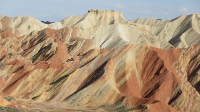 Travel Guide: Rainbow Mountains
