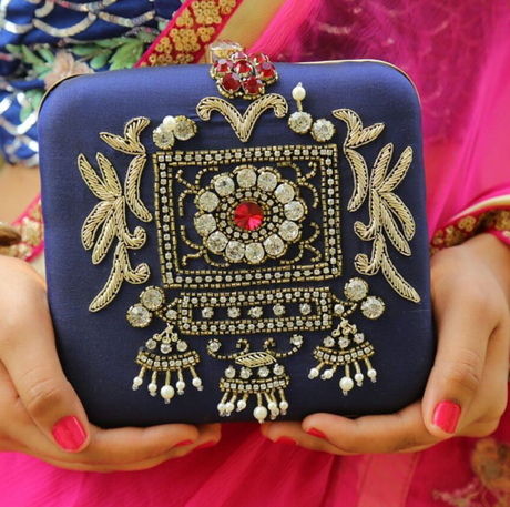DAZZLE YOUR DIWALI WITH STYLISH AND LATEST WOMEN ACCESSORIES