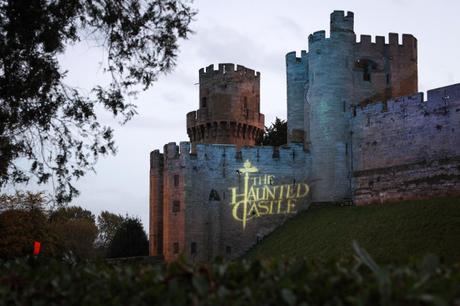 Win a family day ticket at Warwick Castle at Halloween #competition #giveaway