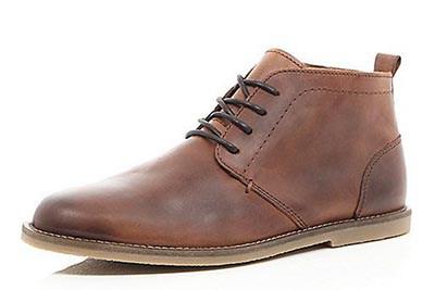 What Shoes Should a Man Wear in the Autumn?