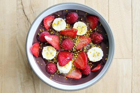 An Acai Breakfast Bowl That’s Like A Tropical Vacation For Your Mouth