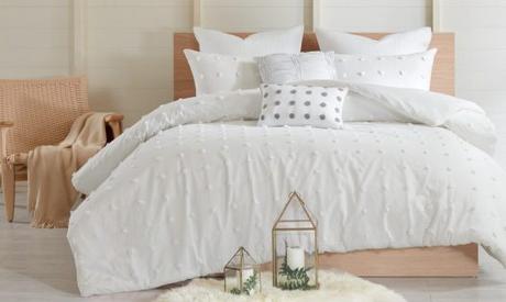 Get These Trendy Bedding Ideas To Your Home And Escape Into The World Of Sheer Luxury!