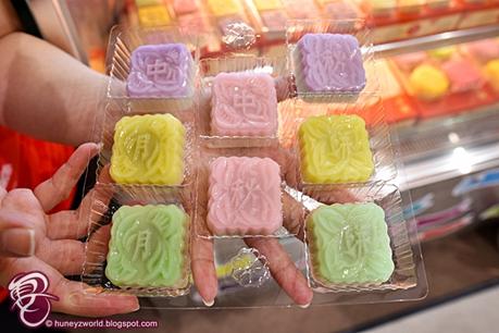 Get Your Mooncakes At Compass One This Mid-Autumn Festival Get Your Mooncakes At Compass One This Mid-Autumn Festival