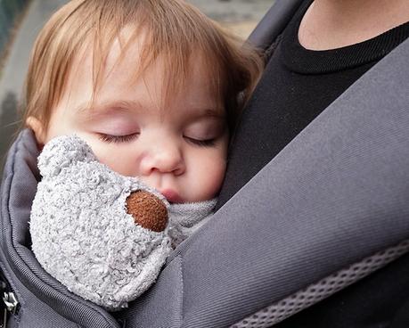 How to Survive Jet Lag in Babies & Toddlers