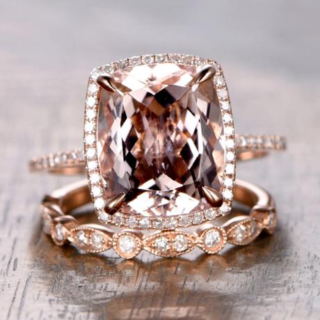ANTIQUE GIFTS FOR HER - CUSHION CUT ENGAGEMENT RINGS