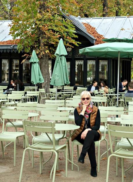 Sitting at the cafe in Jardin du Luxembourg, Paris. Details at une femme d'un certain age.