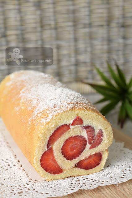 strawberry chiffon Swiss roll