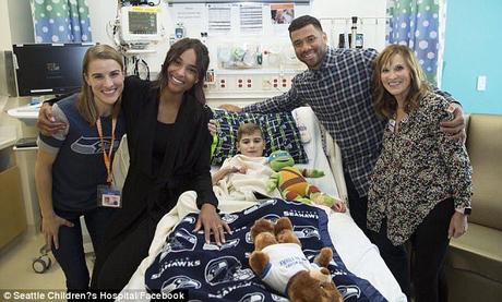 Russell Wilson & Ciara Spread Love At Seattle Children’s Hospital