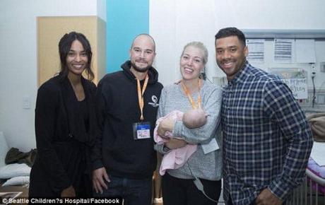 Russell Wilson & Ciara Spread Love At Seattle Children’s Hospital