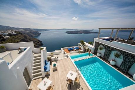 4 reasons to visit Greece off-season