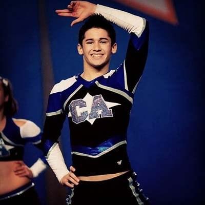 4 Essentials for a Male Cheerleading Outfit