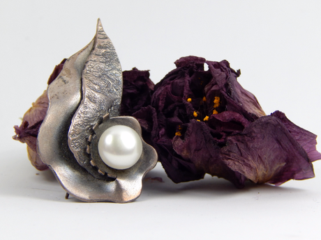 Handmade jewellery by Yeni Studio