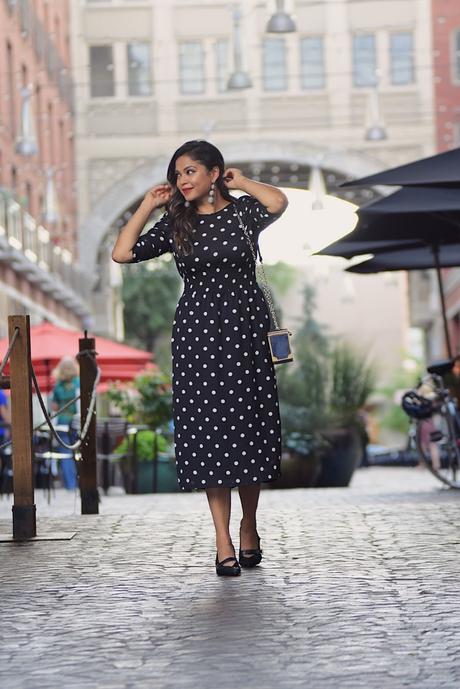 how to wear  a polka dot midi dress, hm ruched sleeve dress, midi dress, black dress and duster jacket, duster sweater, street style, french style. myriad musings