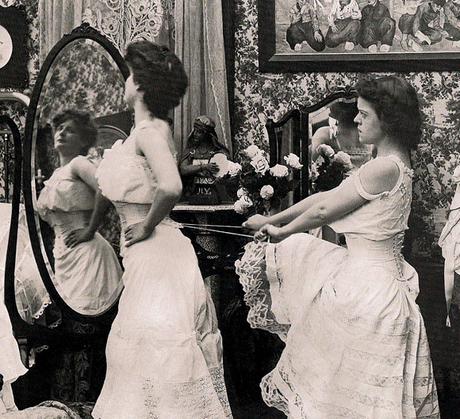 How Can the Body Shapewear for Women Build A Perfect Body Shape women body shapewear in the past