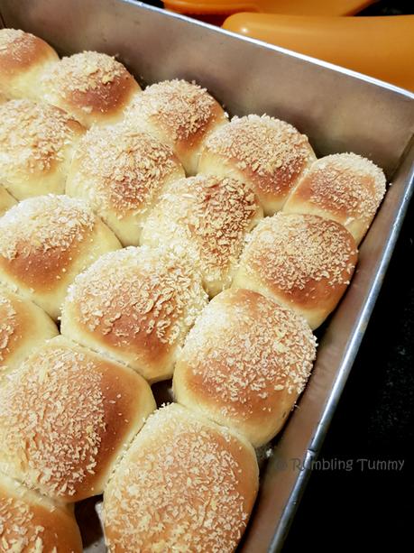 Pandesal (Filipino Bread Rolls)