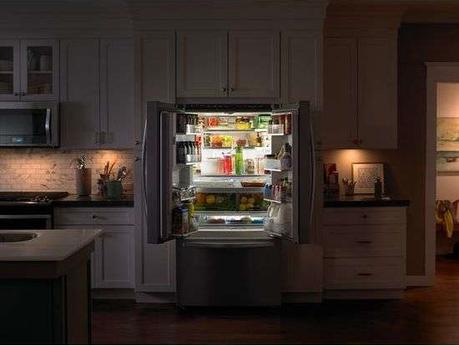 6 Cutting-Edge Refrigerator Features