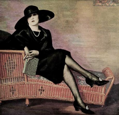 Film actress Betty Blythe defends flapper frocks Film actress Betty Blythe defends flapper frocks