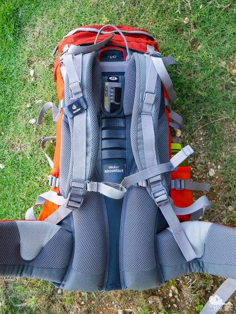 Deuter-ACT-Lite-Aircontact-Back-System