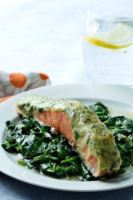 Keto salmon with pesto and spinach