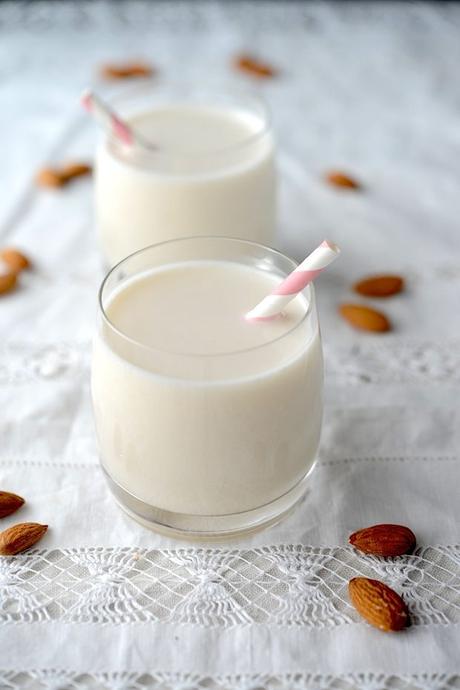 Homemade Almond Milk Easy Recipe