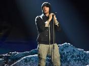 #ShadysBack Eminem Performed ‘Walk Water’ With Skyler Grey EMA’s