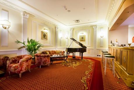 Book a Luxurious Stay in the Heart of Rome at the Grand Hotel Ritz Rome