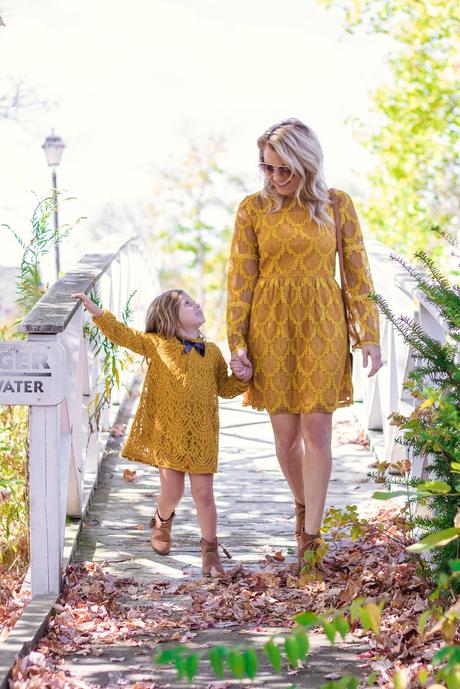 Mommy and Me Fall Outfits: Thanksgiving Dinner