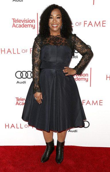 Oprah Winfrey Helps Induct Shonda Rhimes Into The Television Hall of Fame