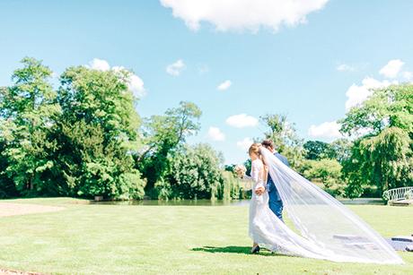 beautiful-rustic-barn-wedding-2x