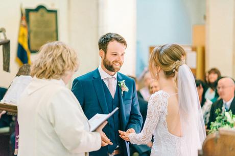 beautiful-rustic-barn-wedding-15