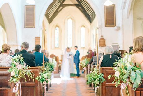 beautiful-rustic-barn-wedding-16