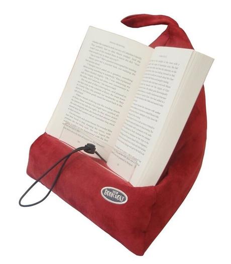 20 Awesome Gift Ideas For Bookworms (That Aren’t Books)