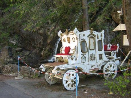 Backpacking in the Kingdom of Romkerhall: Top 19 Sights in the World’s “Smallest Kingdom” Backpacking in the Kingdom of Romkerhall: Top 19 Sights in the World’s “Smallest Kingdom”