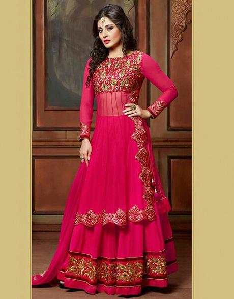 5 Must Have Women Salwar Suits for Wedding Season