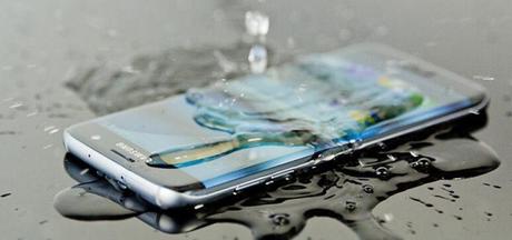 Waterproof Phones: Top 10 Latest Water Resistant Phones Of 2017