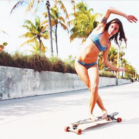 40 Hot & Cute Girls Style on Skateboard – Girls Skateboarding Photography